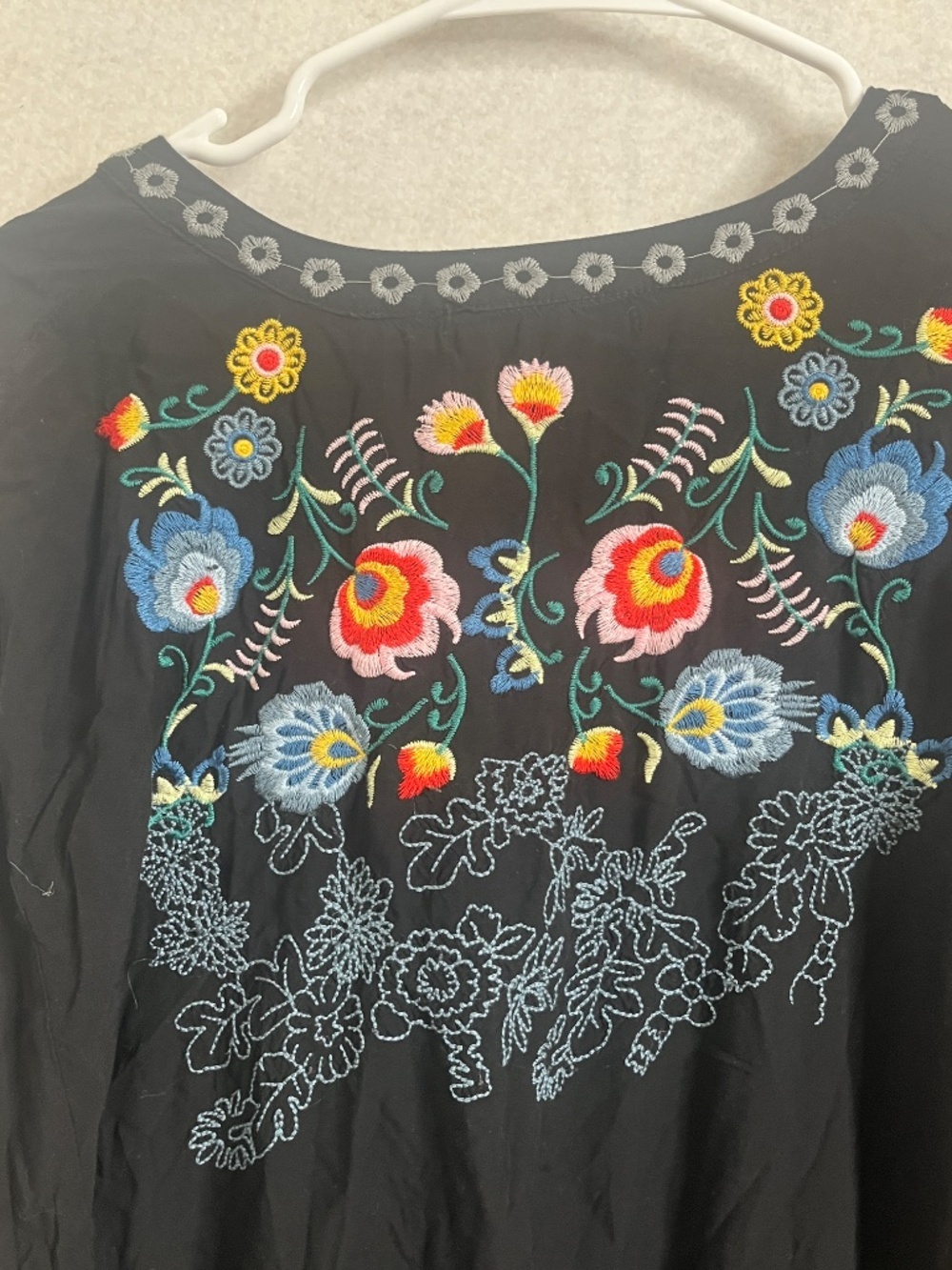 St. Lareina Black Embroidered Floral Boho Blouse Tunic Size XXL - Picture 6 of 7